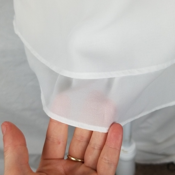 Banana Republic White V-Neck Blouse - Picture 3 of 6